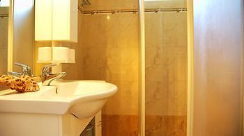 Lions2 Studios And Apartments Askeli Екстериор снимка